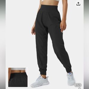 Halara High Waisted Joggers size small